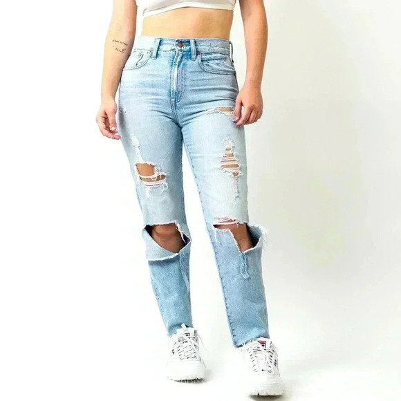 Madewell Perfect Vintage Jean in Coney Wash: Artfully Destroyed Edition - Picture 1 of 10